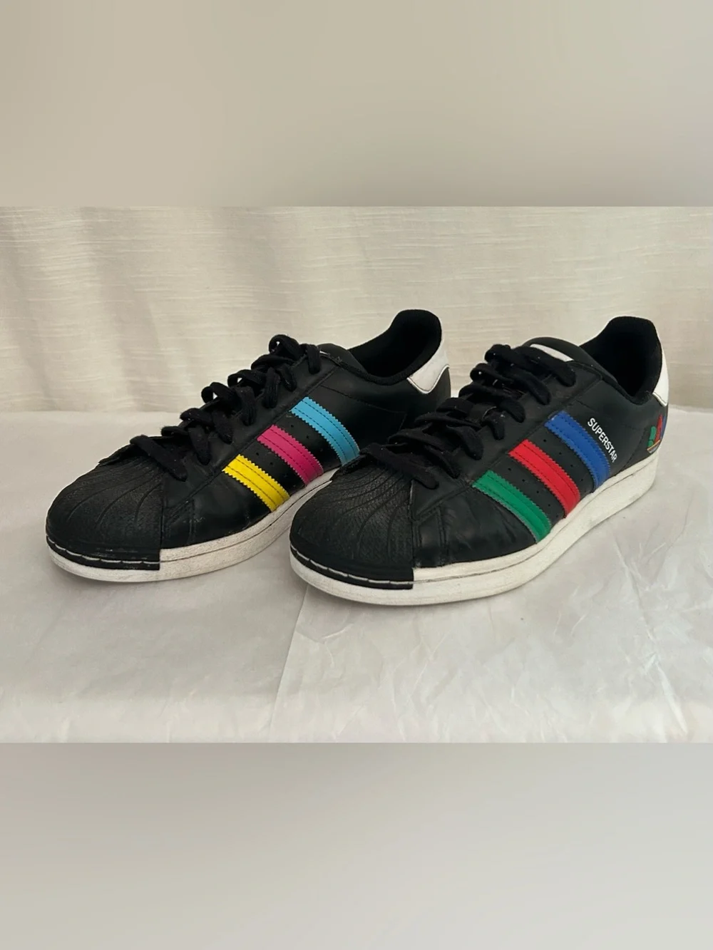 adidas black sneaker